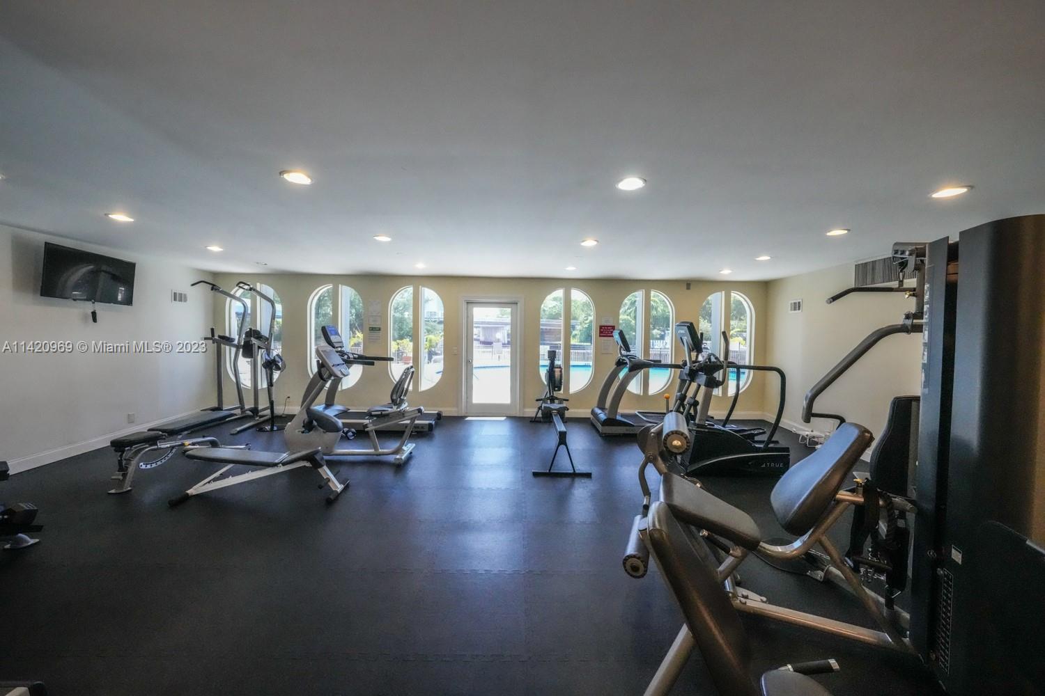 200 Diplomat Pkwy # 820