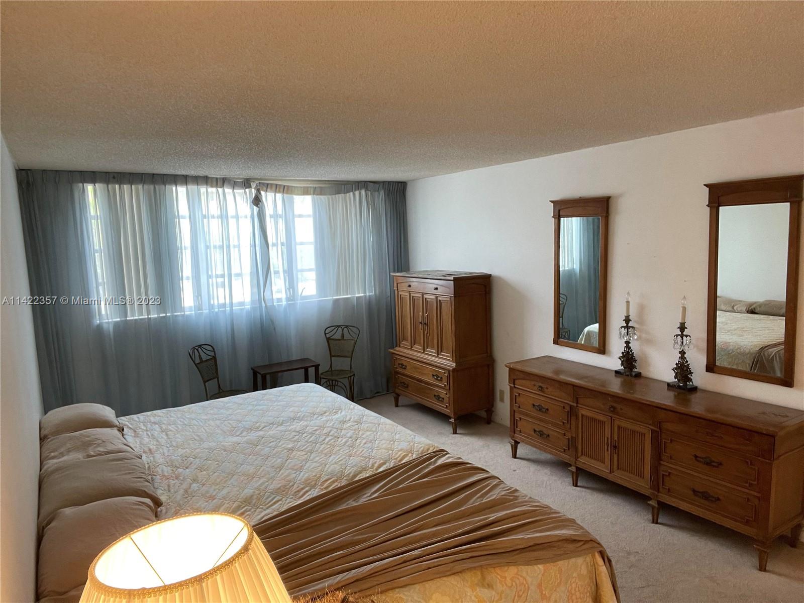 401 NE 14TH AVE Unit: 204