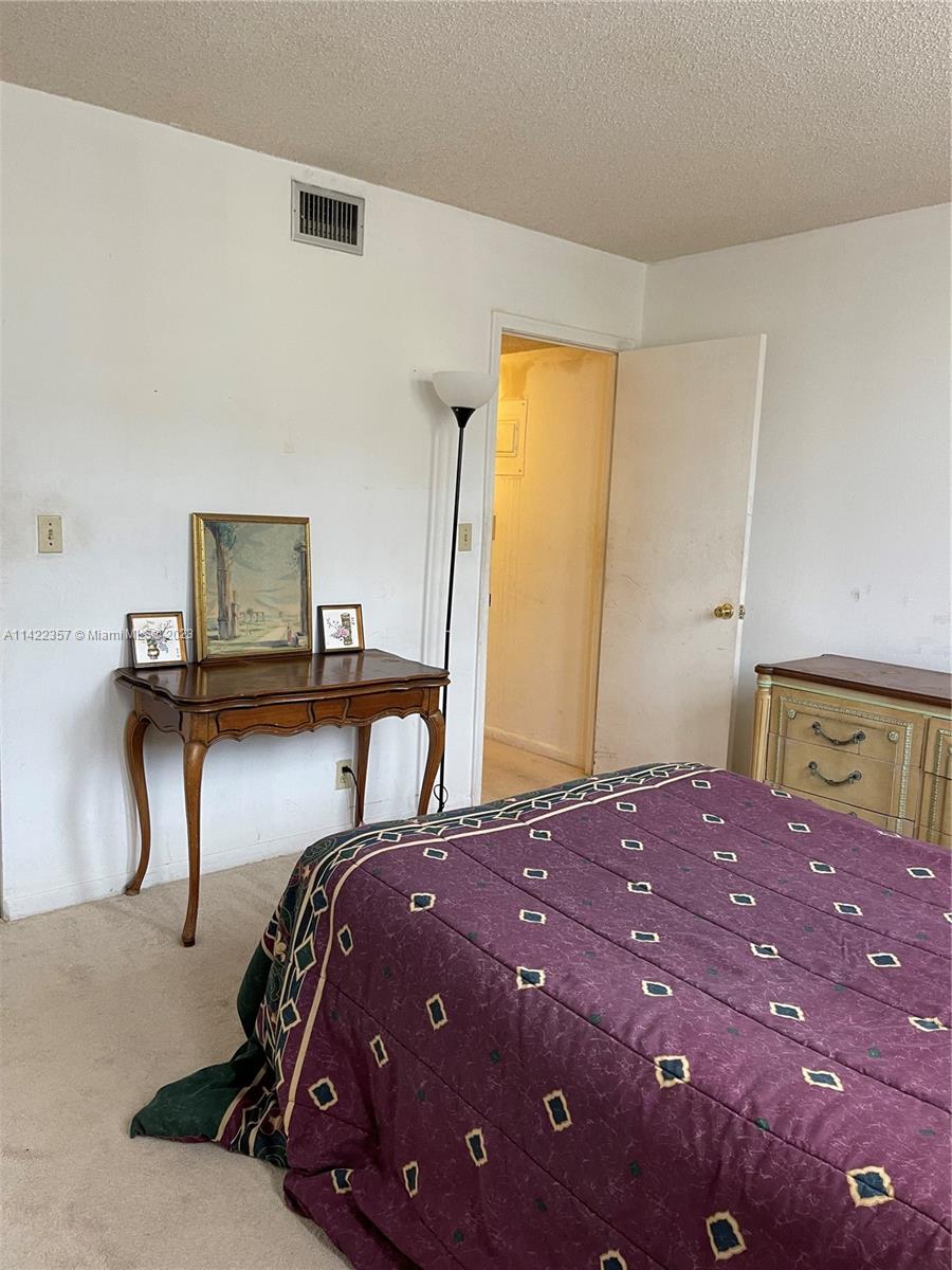 401 NE 14TH AVE Unit: 204
