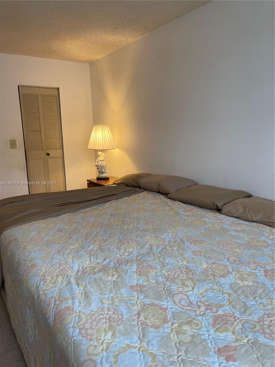 401 NE 14TH AVE Unit: 204