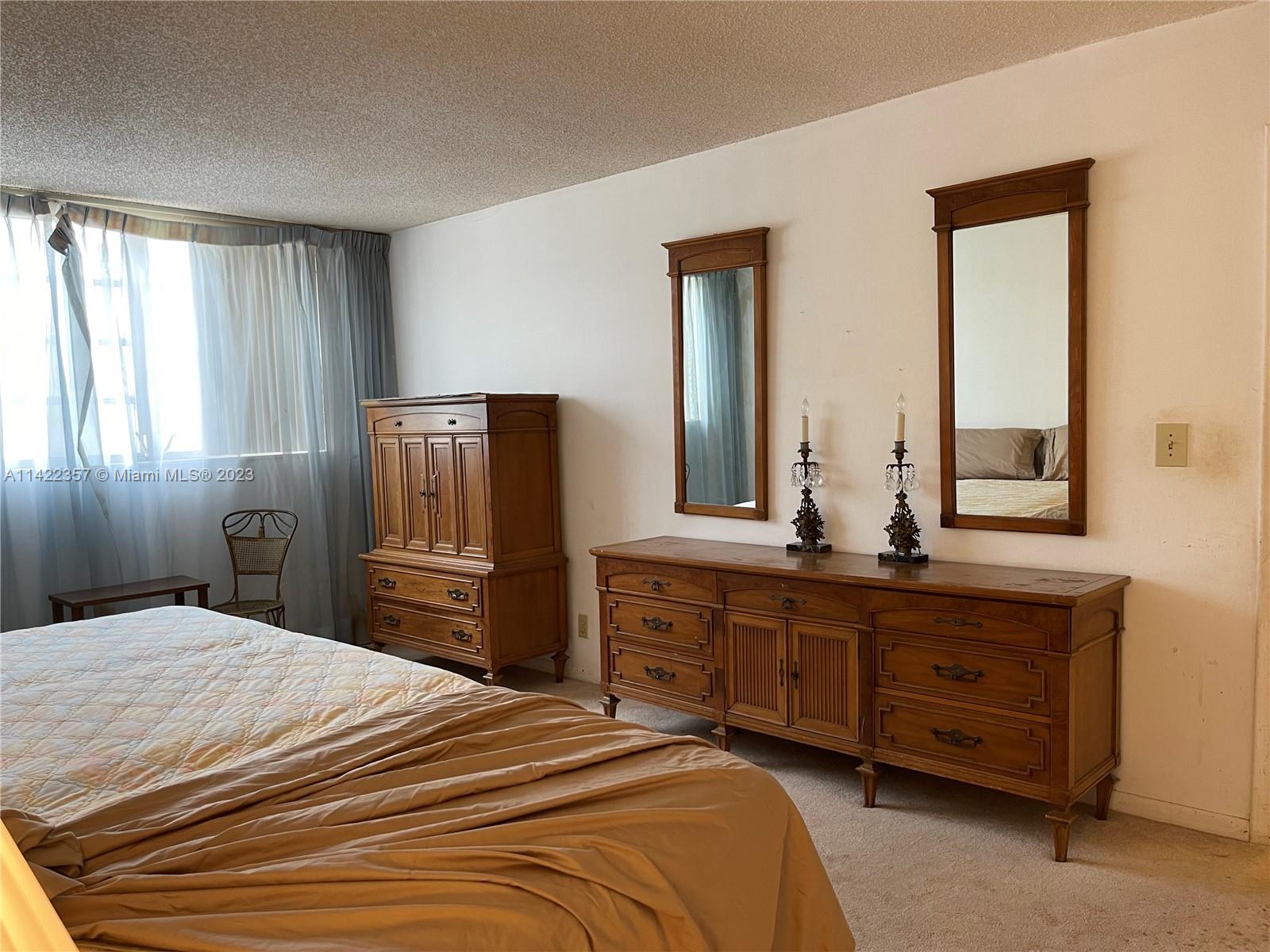 401 NE 14TH AVE Unit: 204