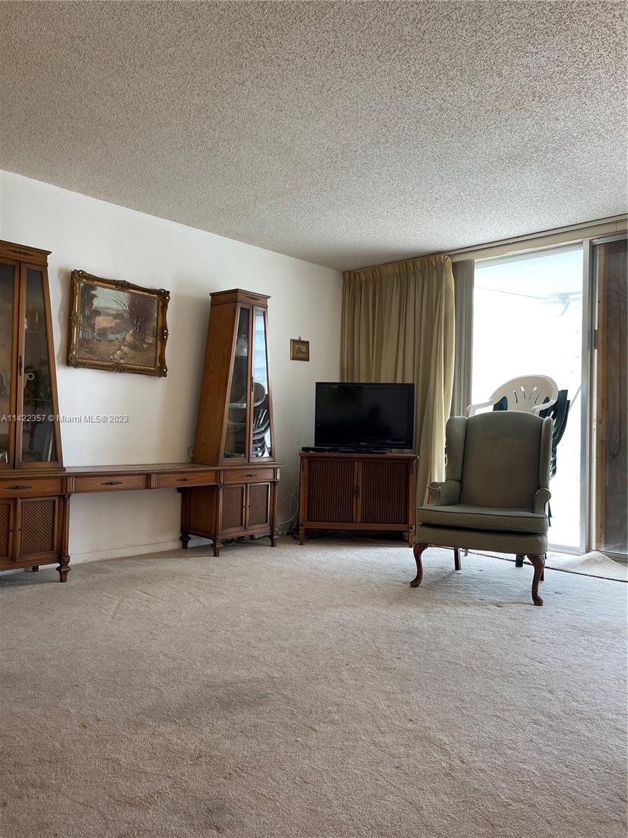 401 NE 14TH AVE Unit: 204