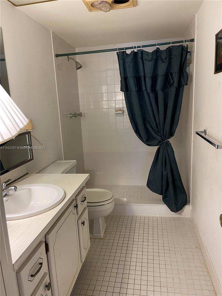 401 NE 14TH AVE Unit: 204