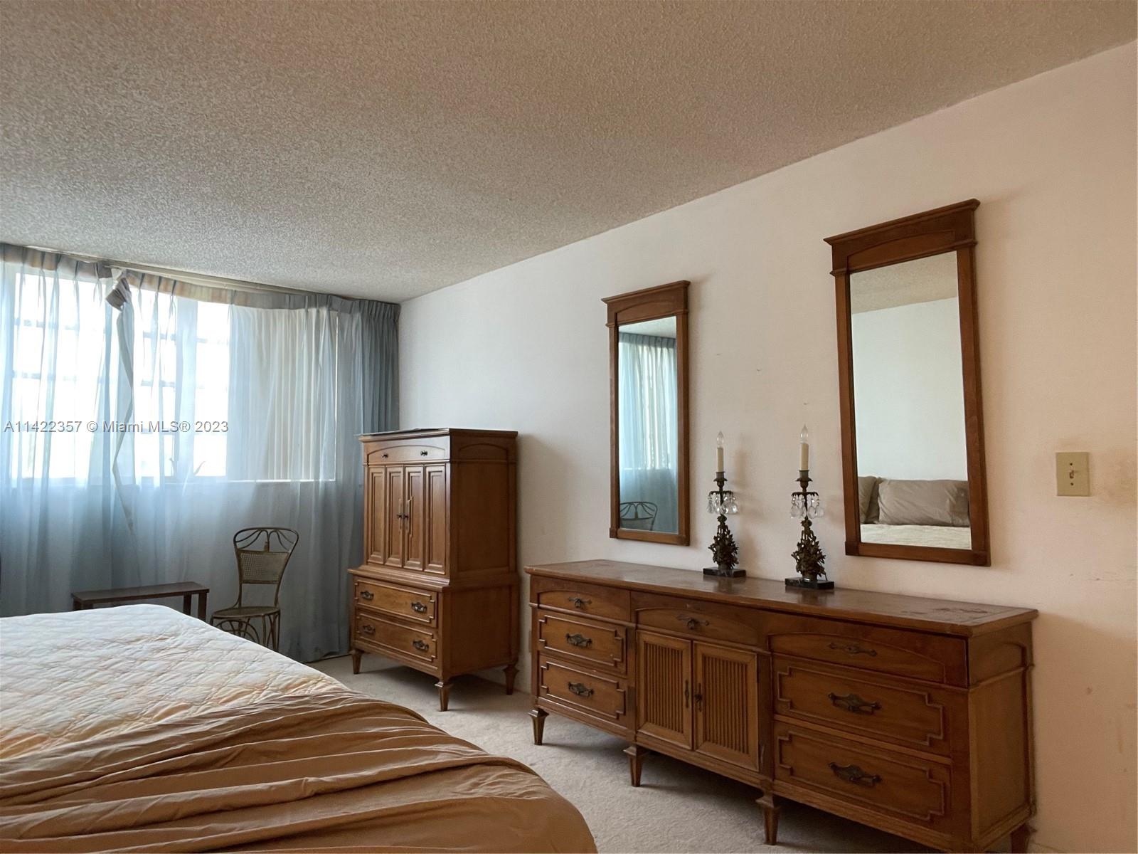 401 NE 14TH AVE Unit: 204
