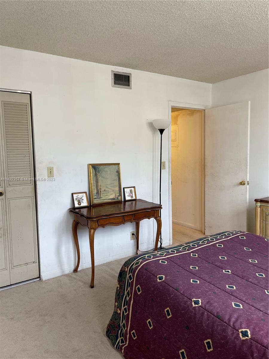 401 NE 14TH AVE Unit: 204