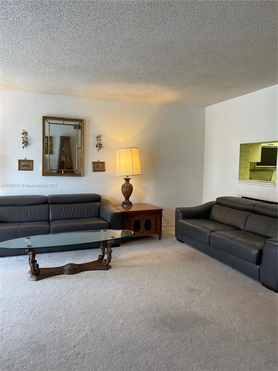 401 NE 14TH AVE Unit: 204
