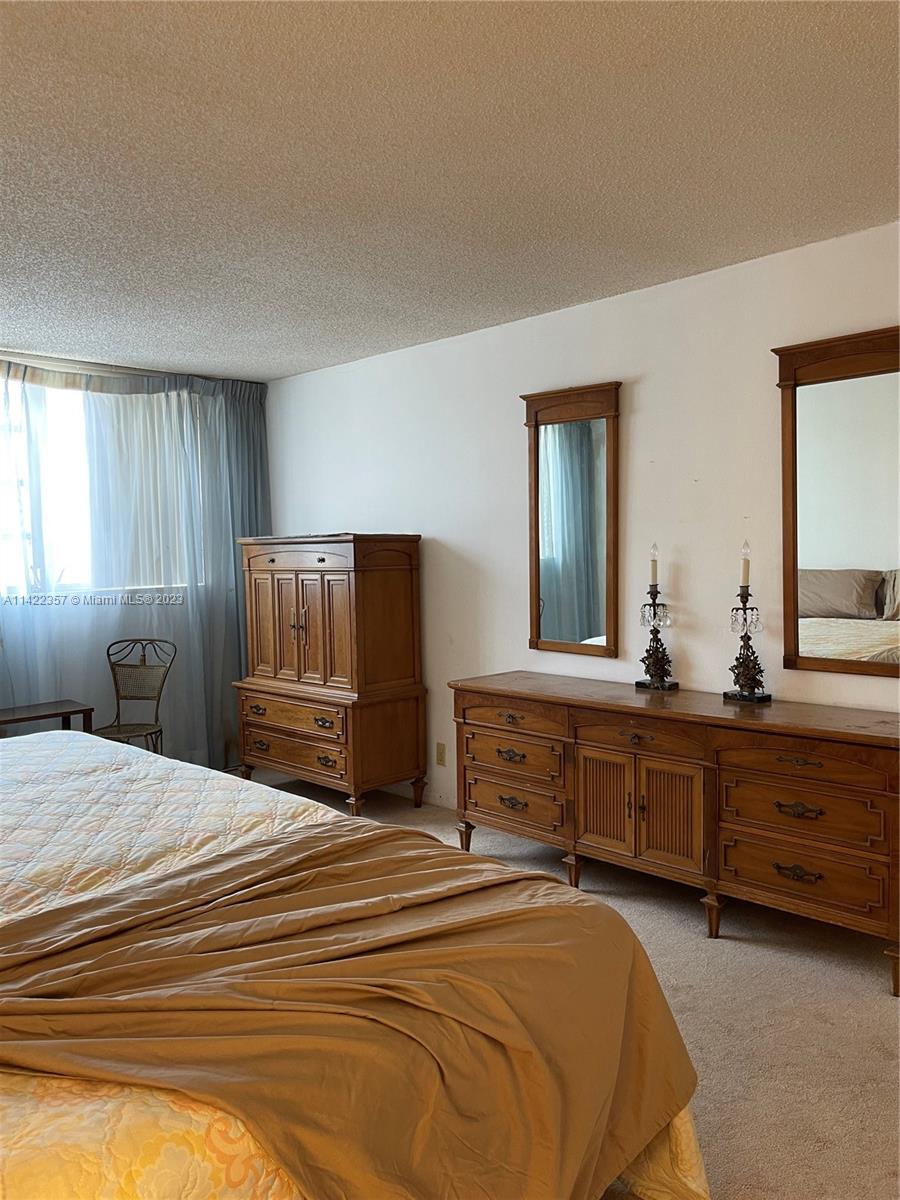 401 NE 14TH AVE Unit: 204