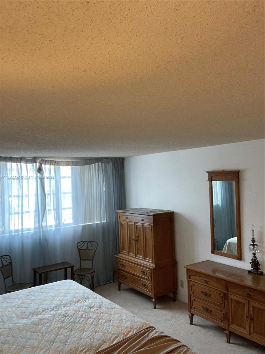 401 NE 14TH AVE Unit: 204
