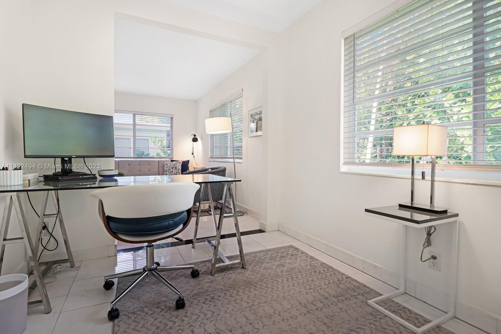 1125 Meridian Ave Unit: 2-1125