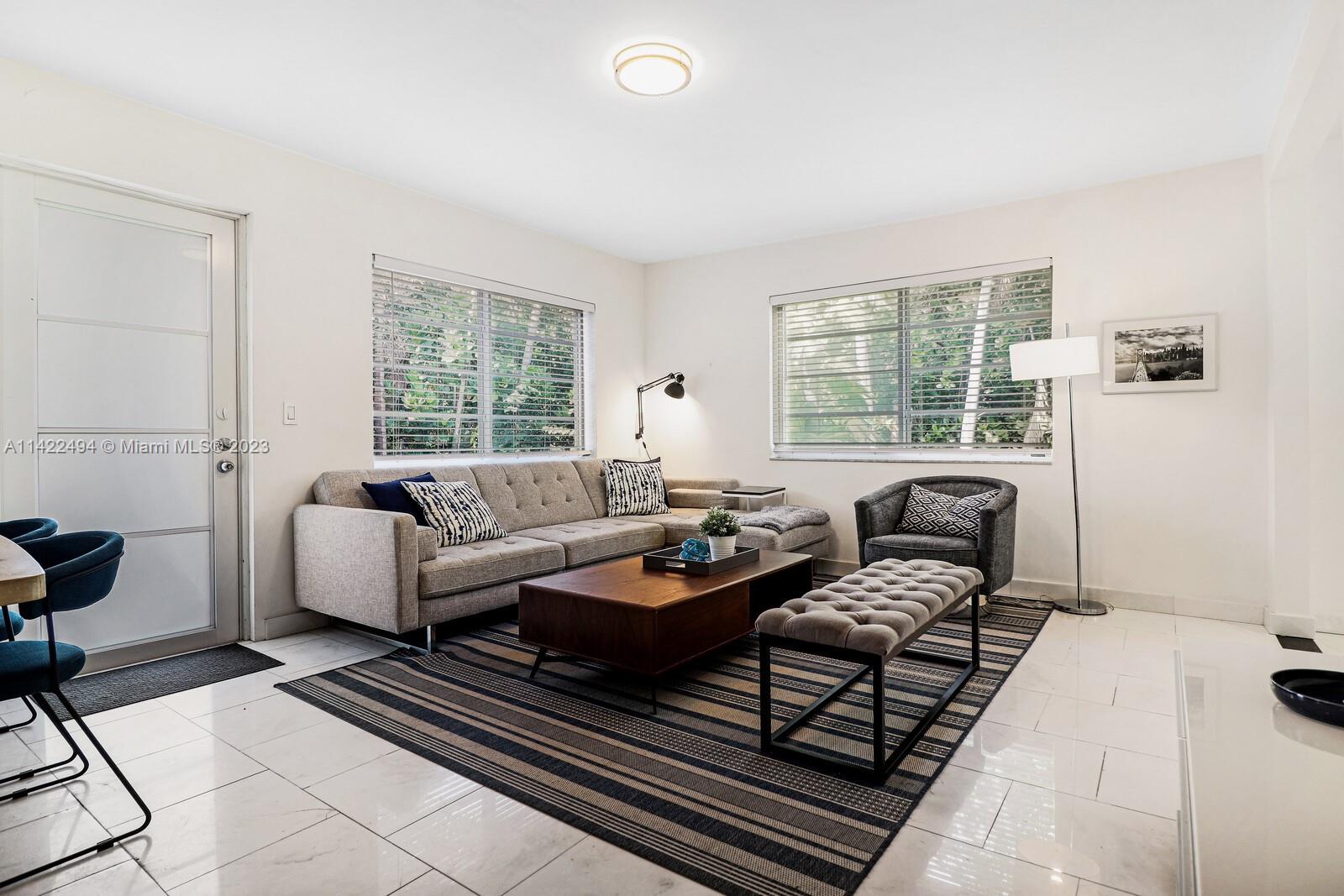 1125 Meridian Ave Unit: 2-1125