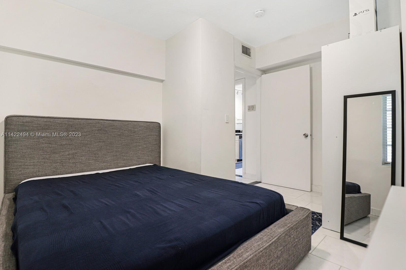 1125 Meridian Ave Unit: 2-1125