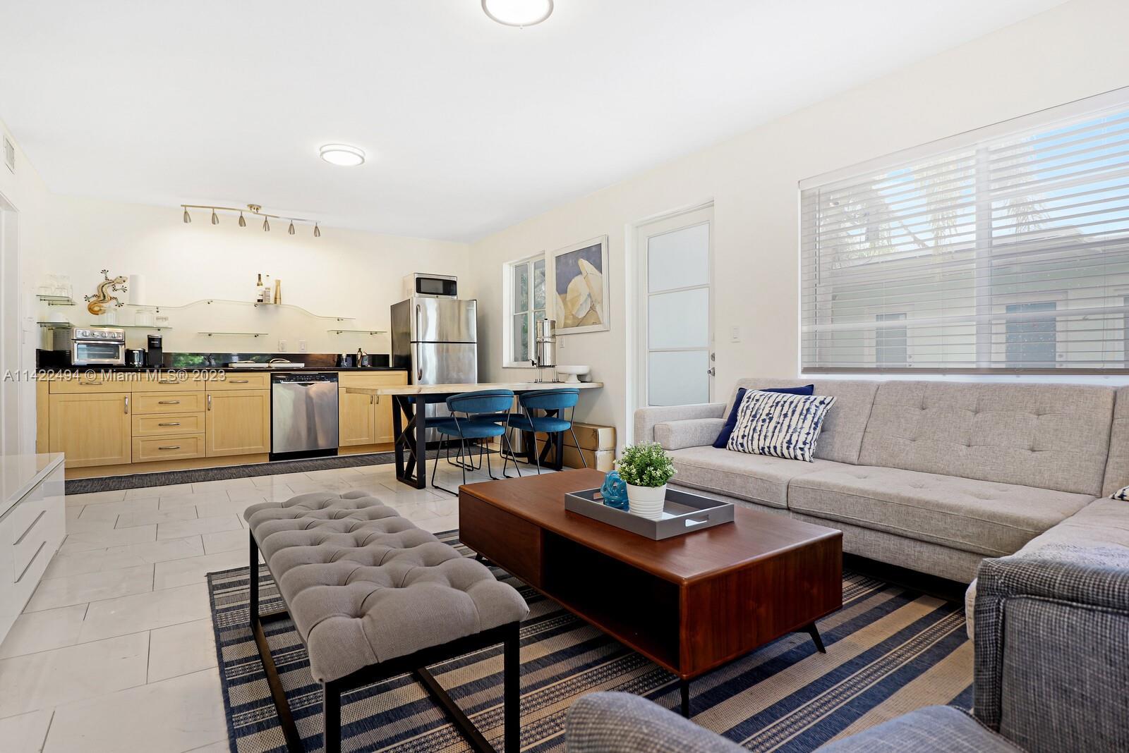 1125 Meridian Ave Unit: 2-1125