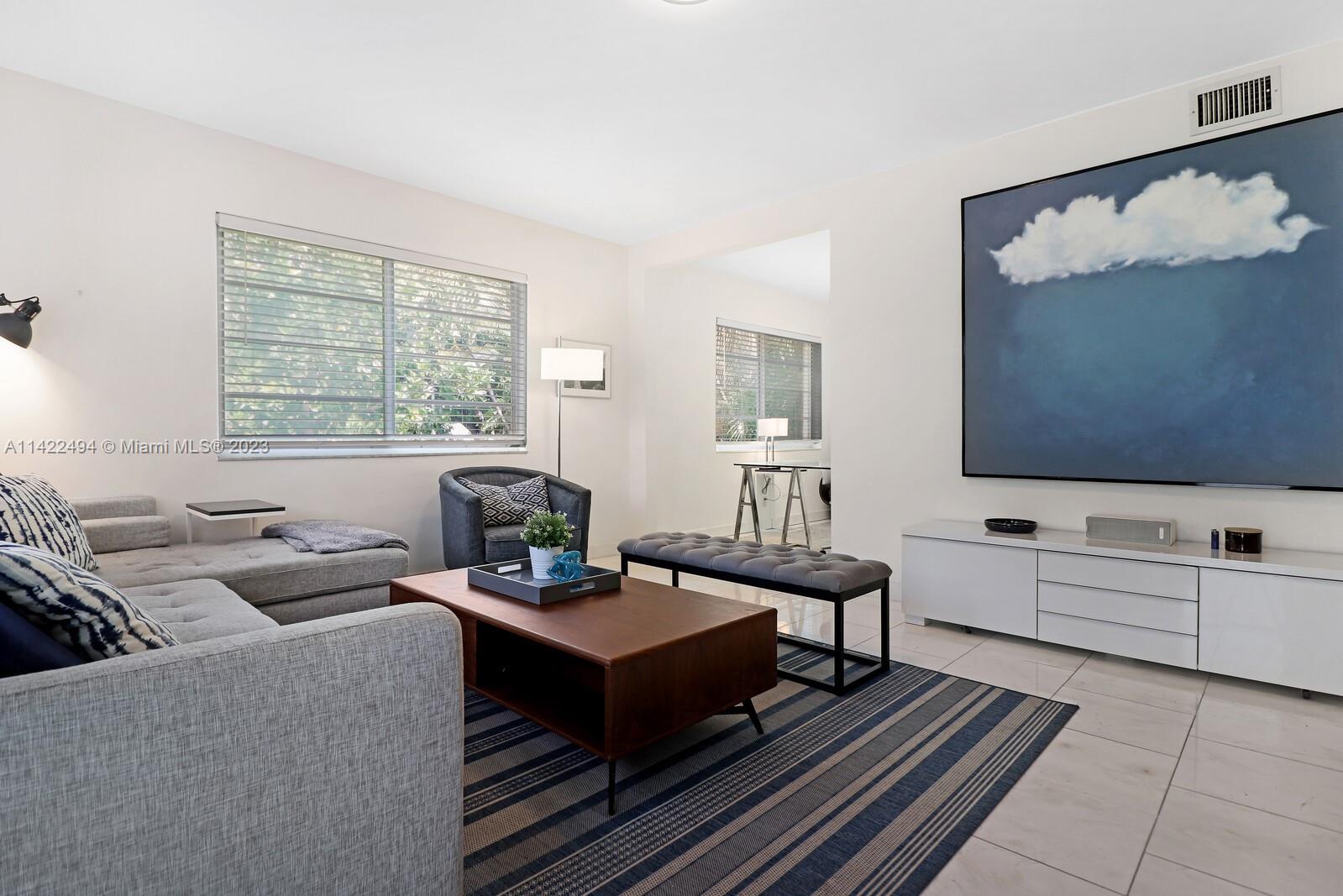 1125 Meridian Ave Unit: 2-1125