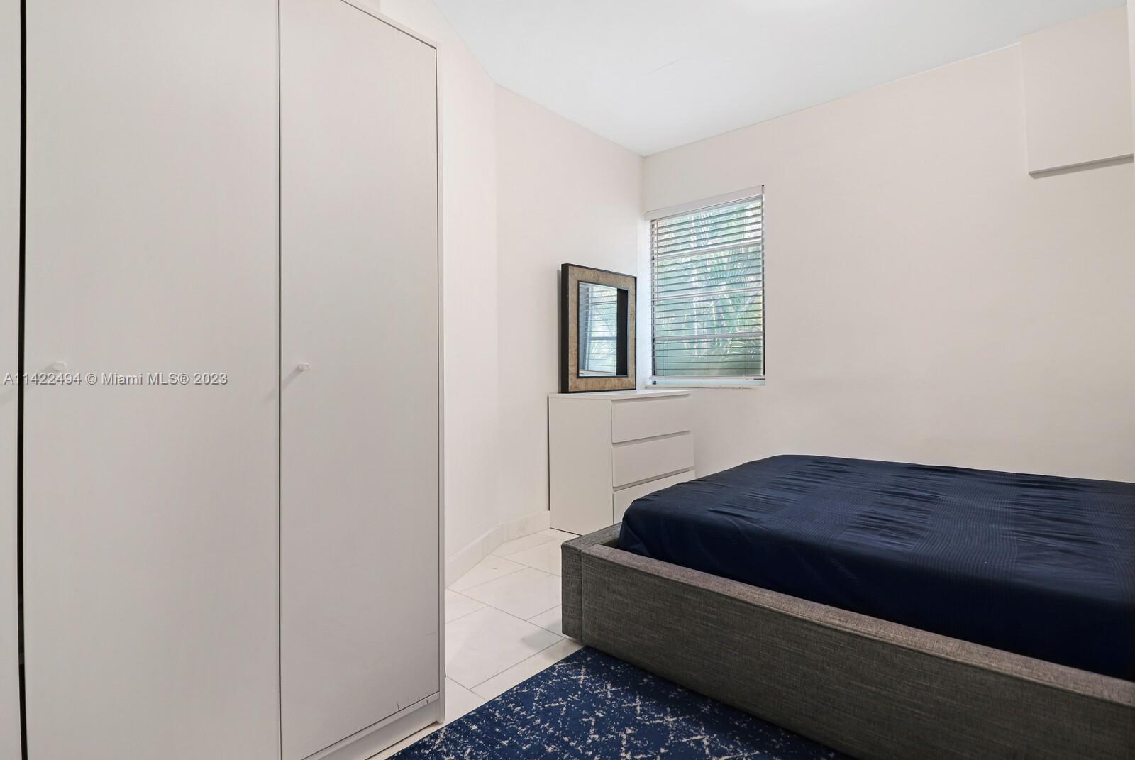 1125 Meridian Ave Unit: 2-1125