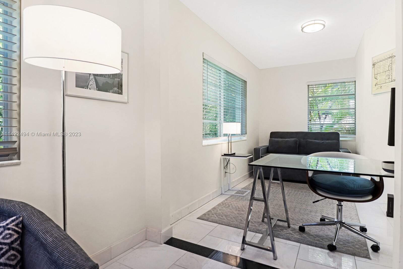 1125 Meridian Ave Unit: 2-1125