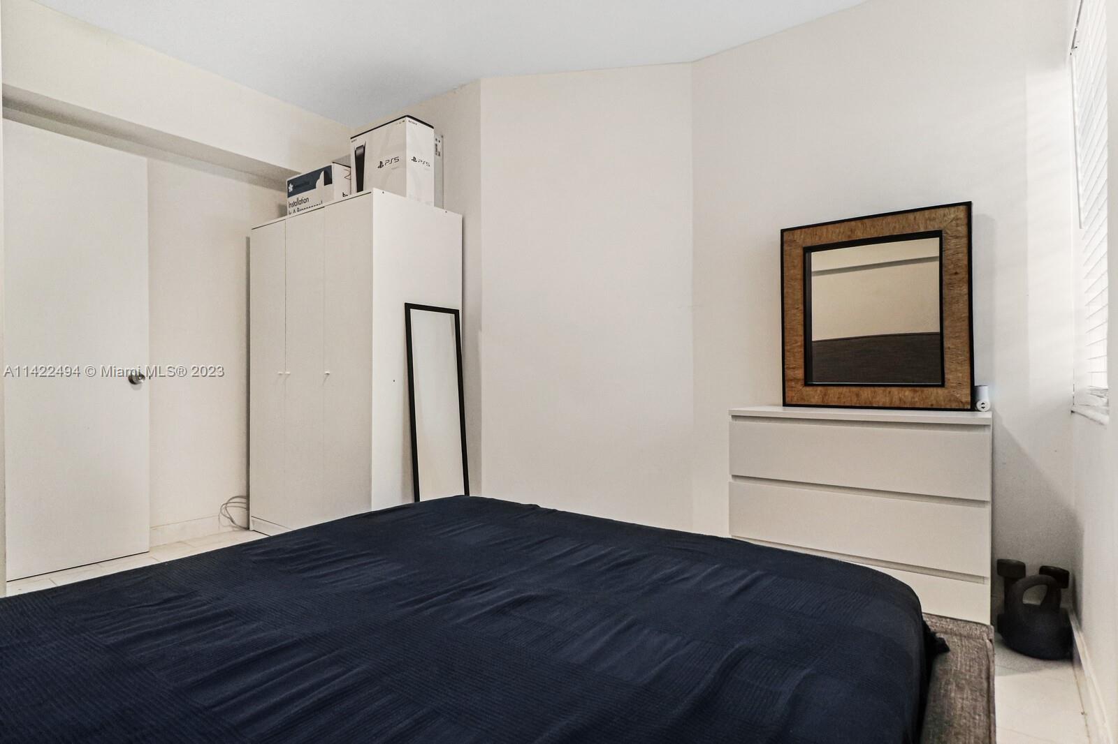 1125 Meridian Ave Unit: 2-1125