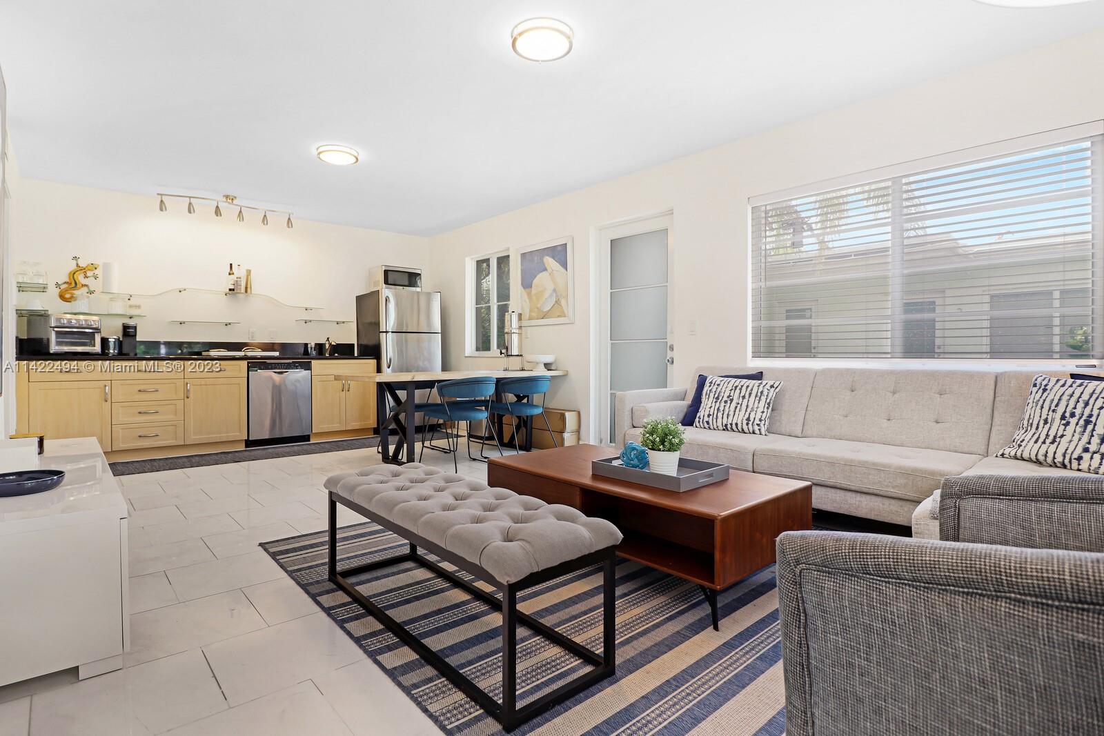 1125 Meridian Ave Unit: 2-1125