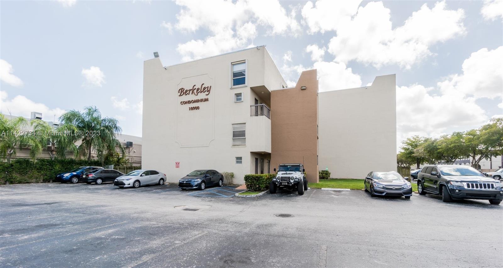 10900 SW 104th St Unit: 114