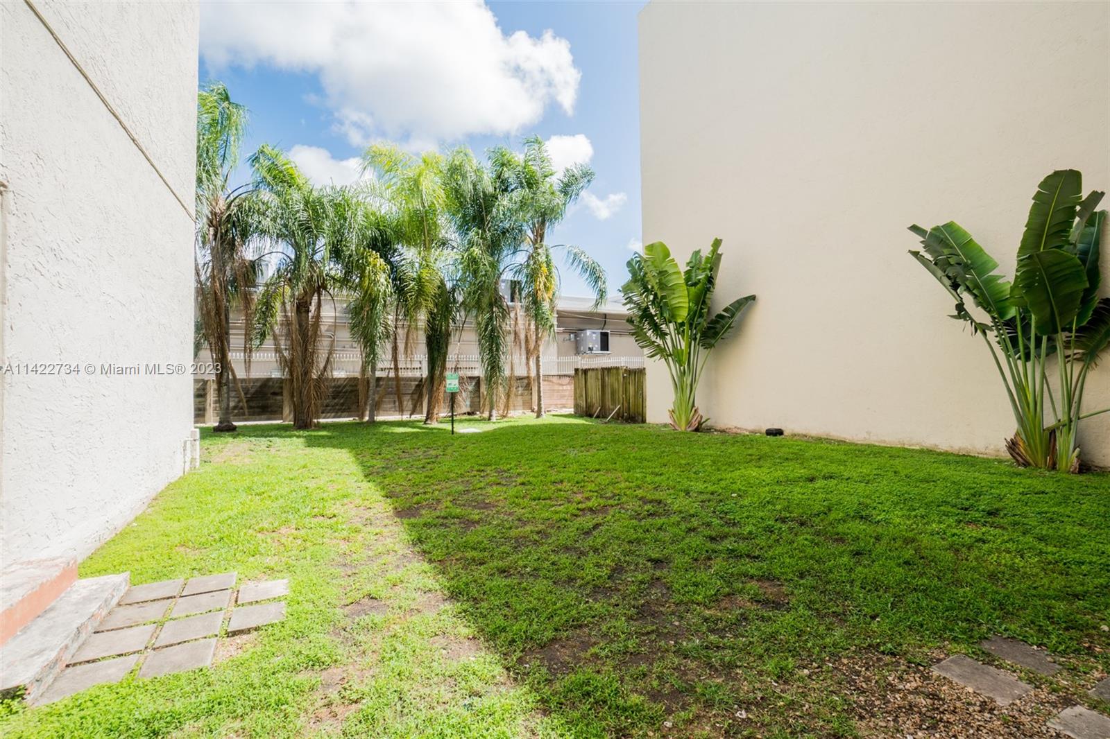 10900 SW 104th St Unit: 114