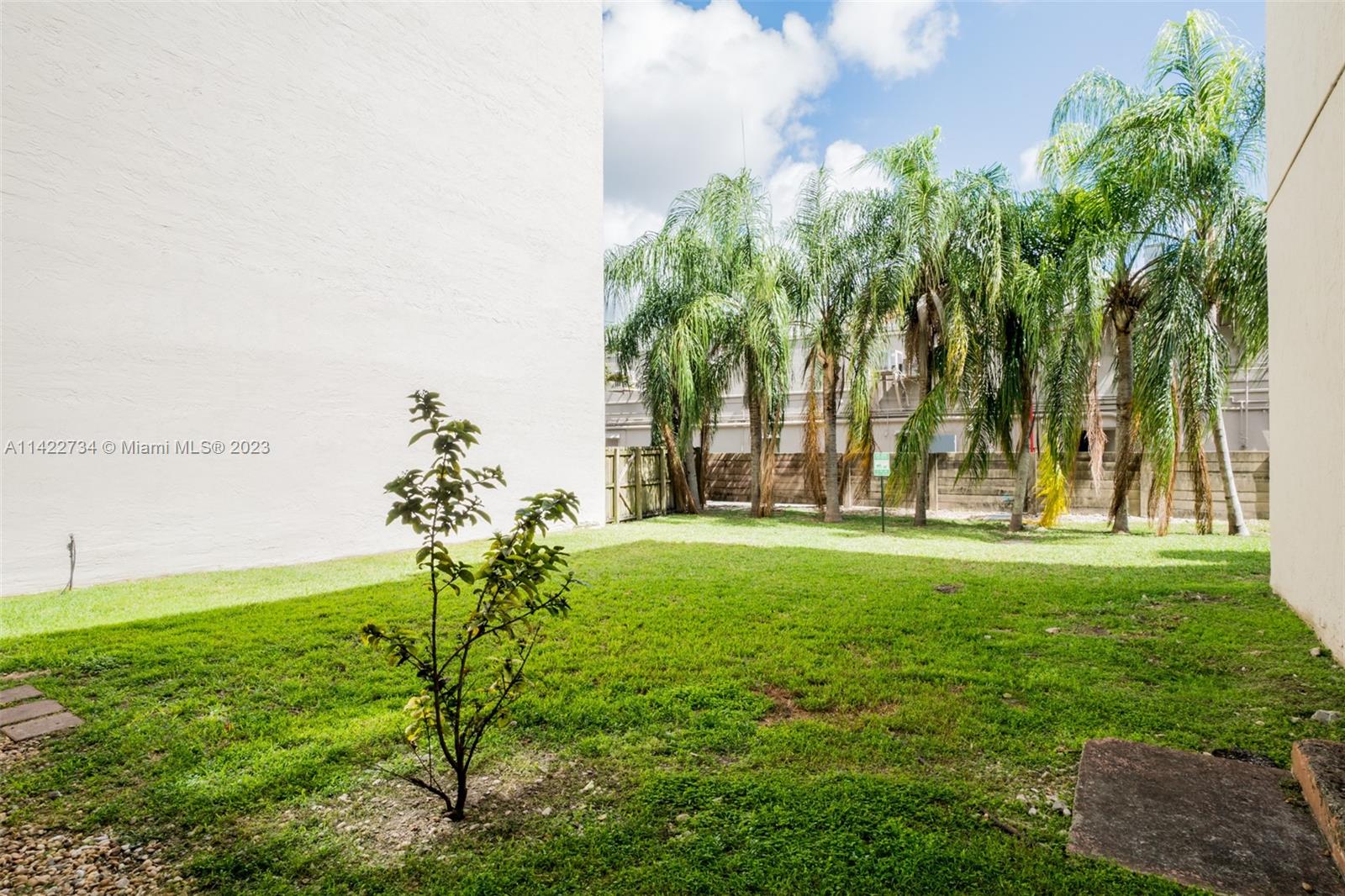 10900 SW 104th St Unit: 114