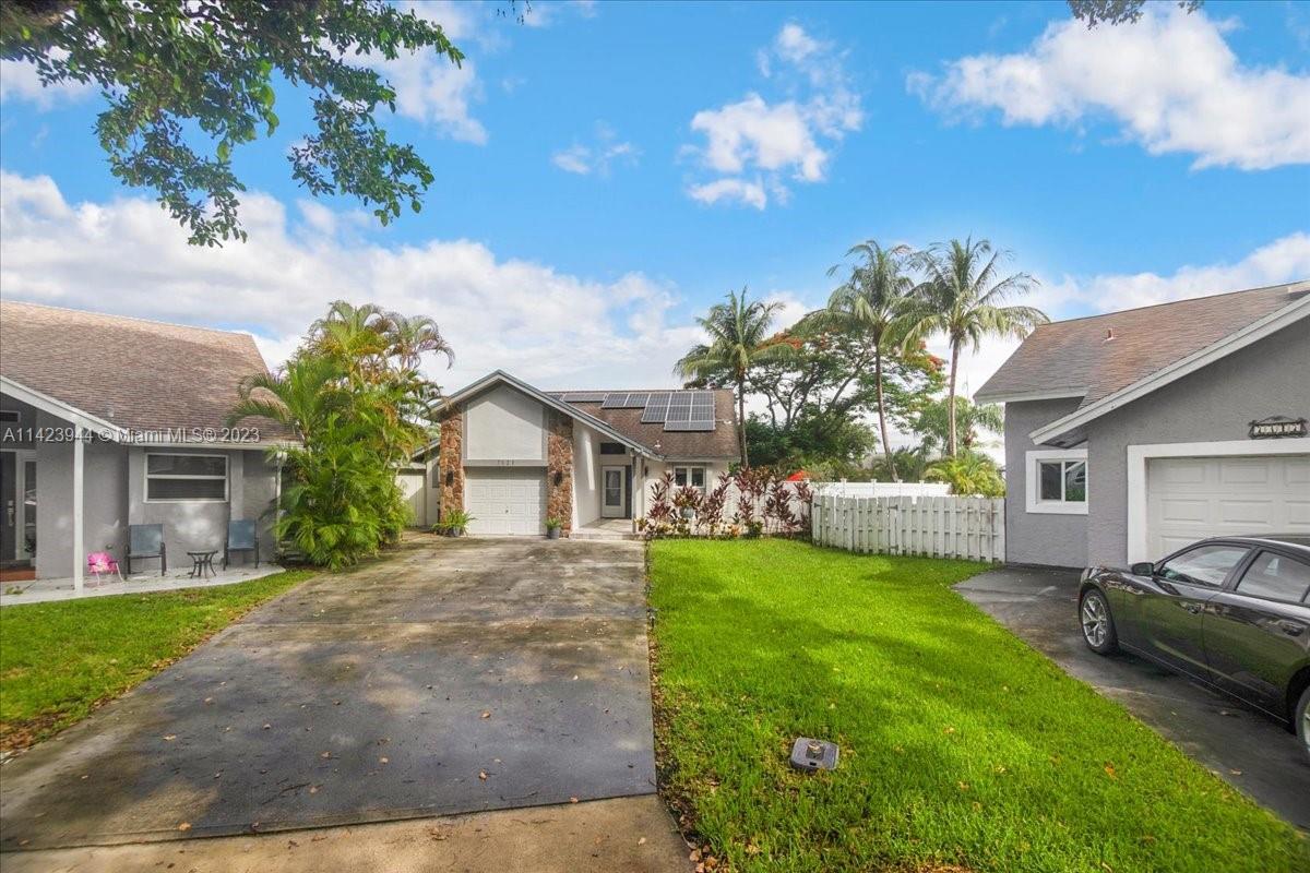 7321 NW 39th St
