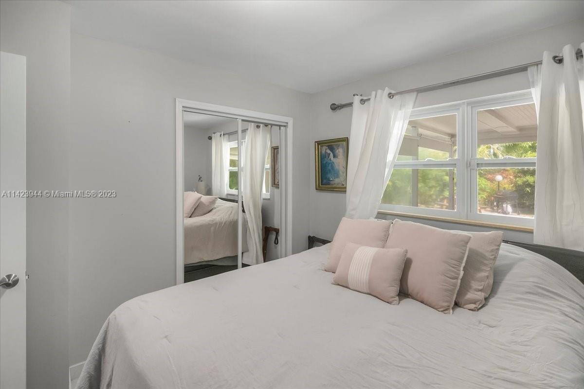 7321 NW 39th St