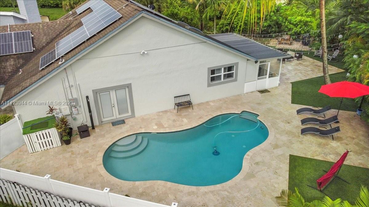 7321 NW 39th St