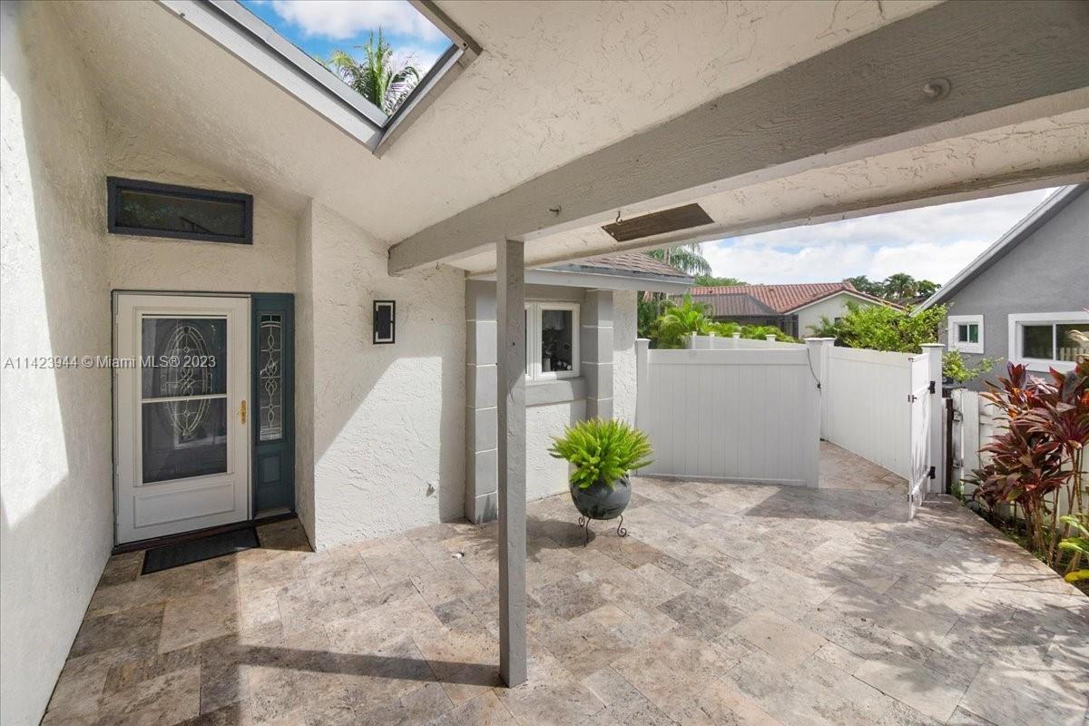 7321 NW 39th St