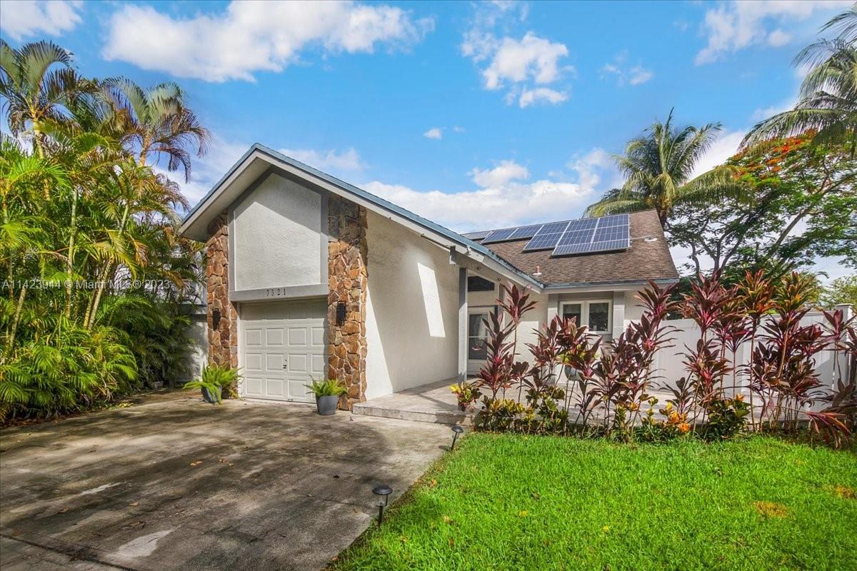7321 NW 39th St
