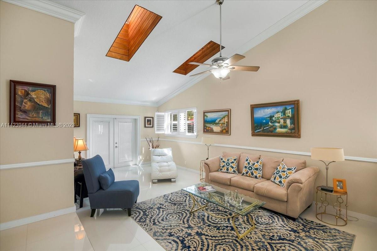 7321 NW 39th St