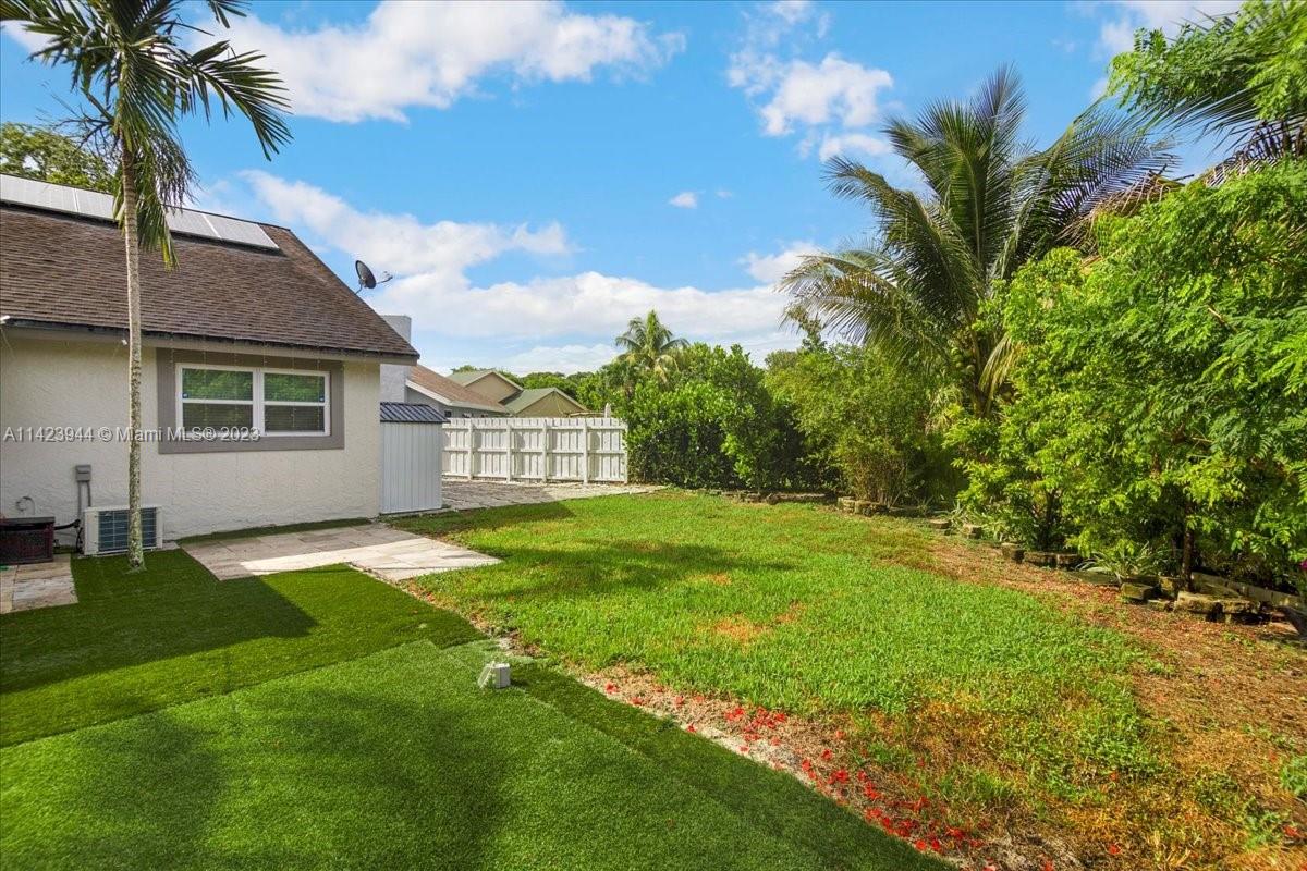 7321 NW 39th St