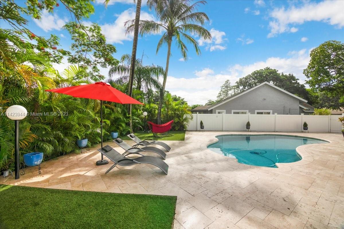 7321 NW 39th St