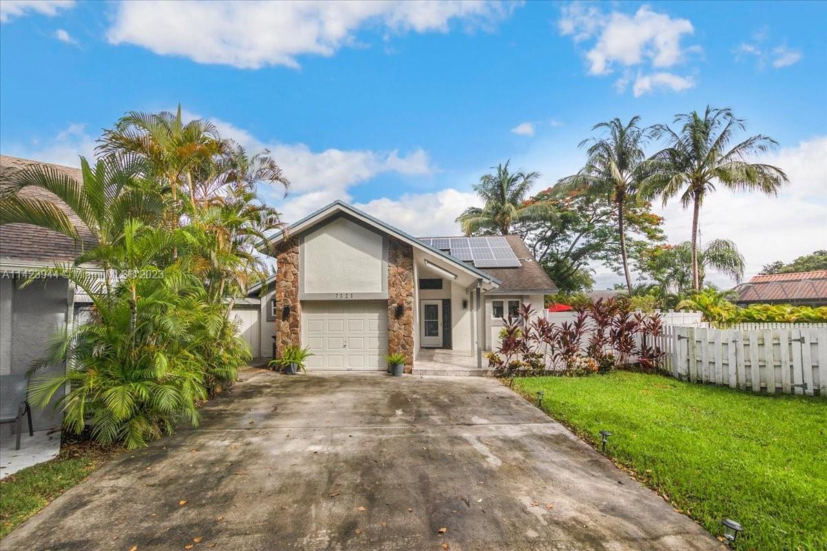 7321 NW 39th St