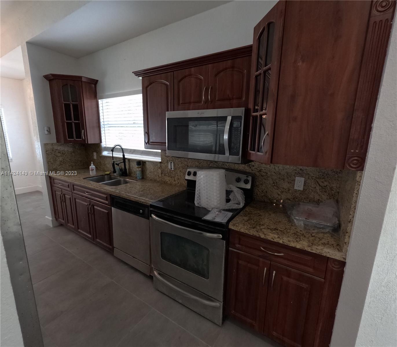 1211 SW 84th Ter