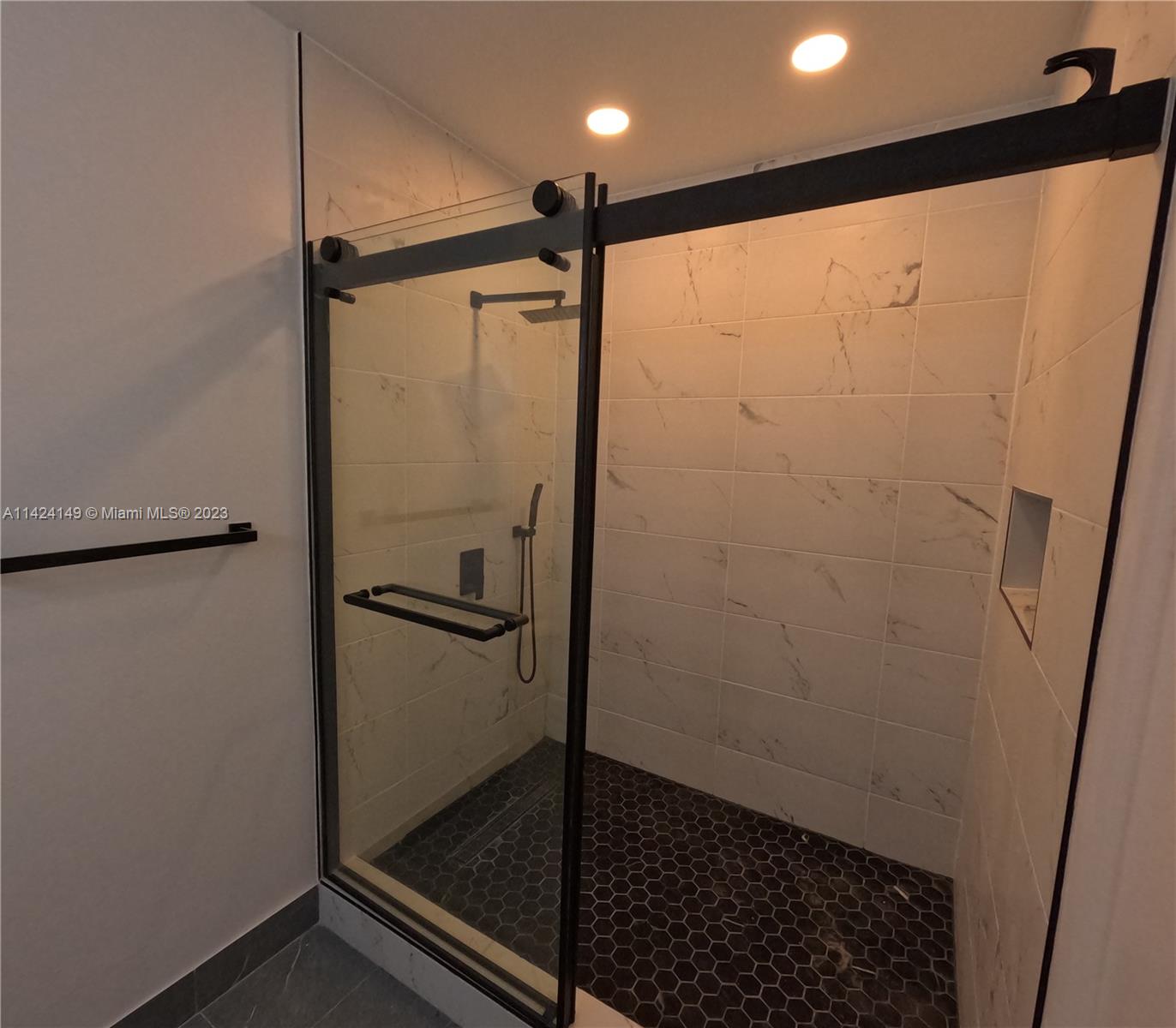 1211 SW 84th Ter