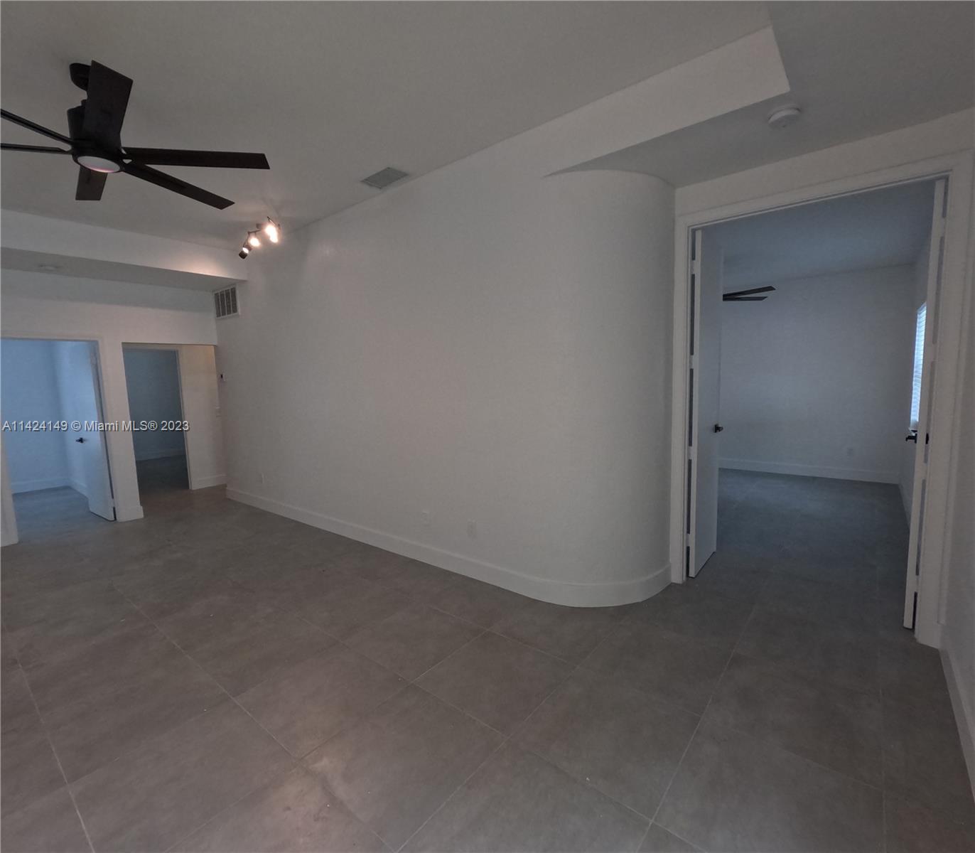 1211 SW 84th Ter