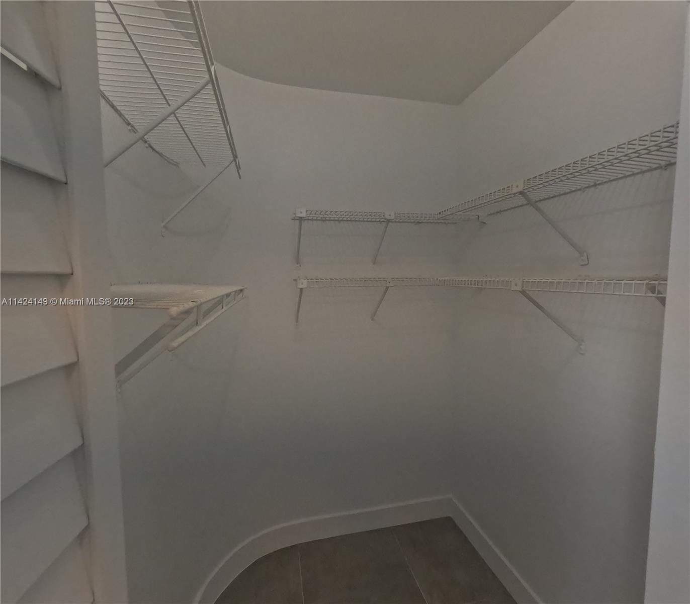 1211 SW 84th Ter