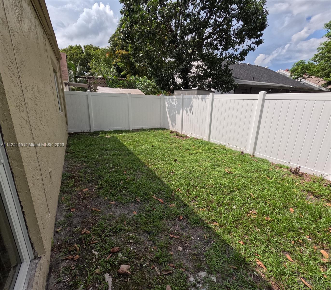 1211 SW 84th Ter