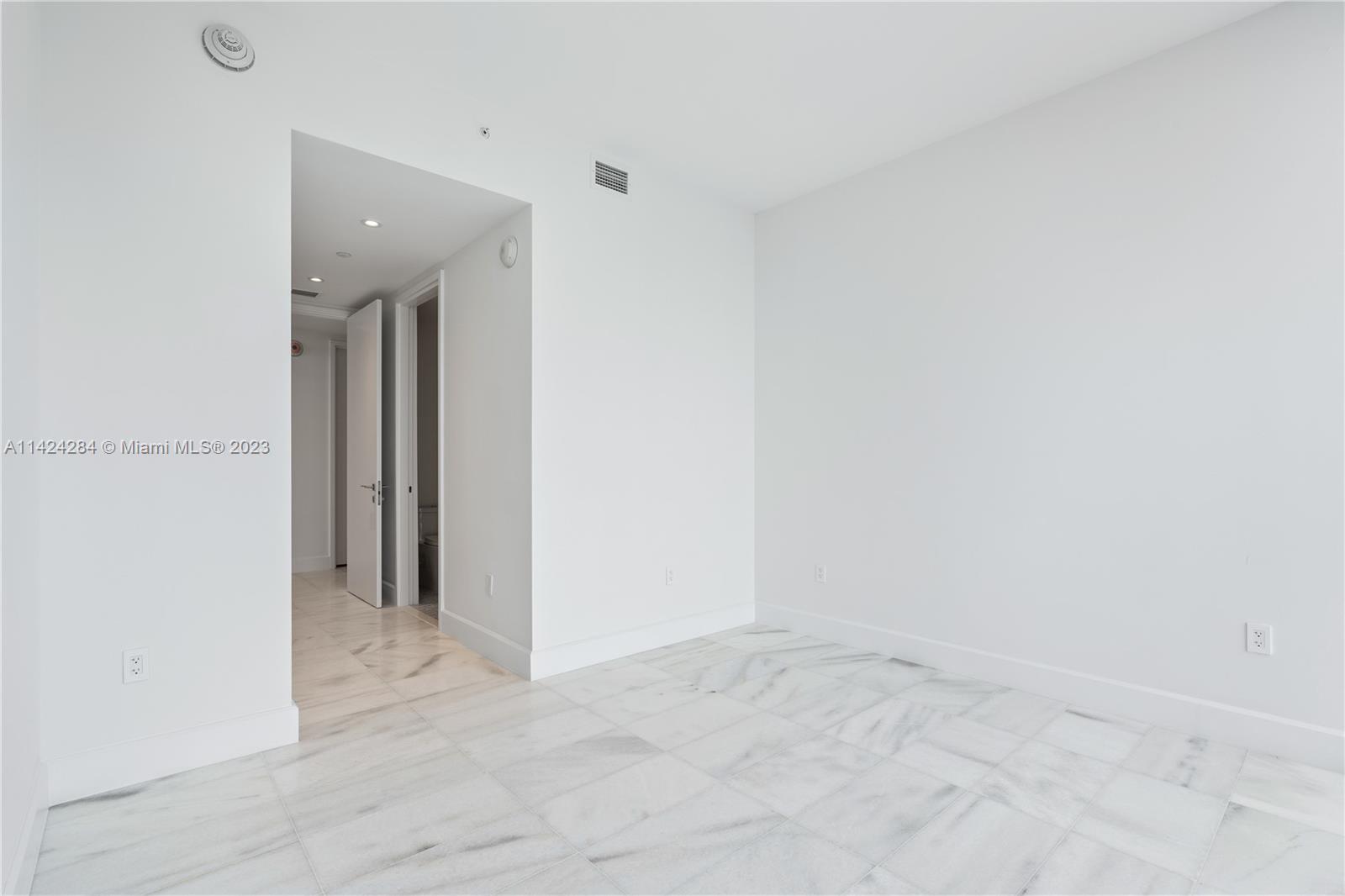 700 NE 26th Terr Unit: 5201