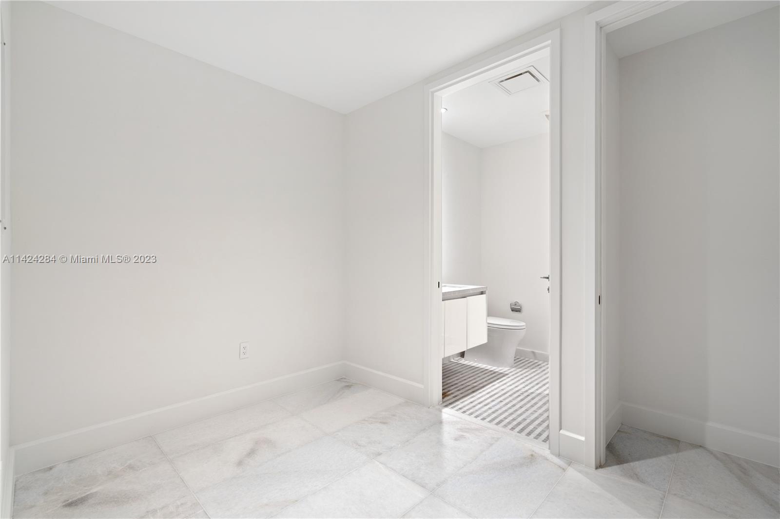 700 NE 26th Terr Unit: 5201