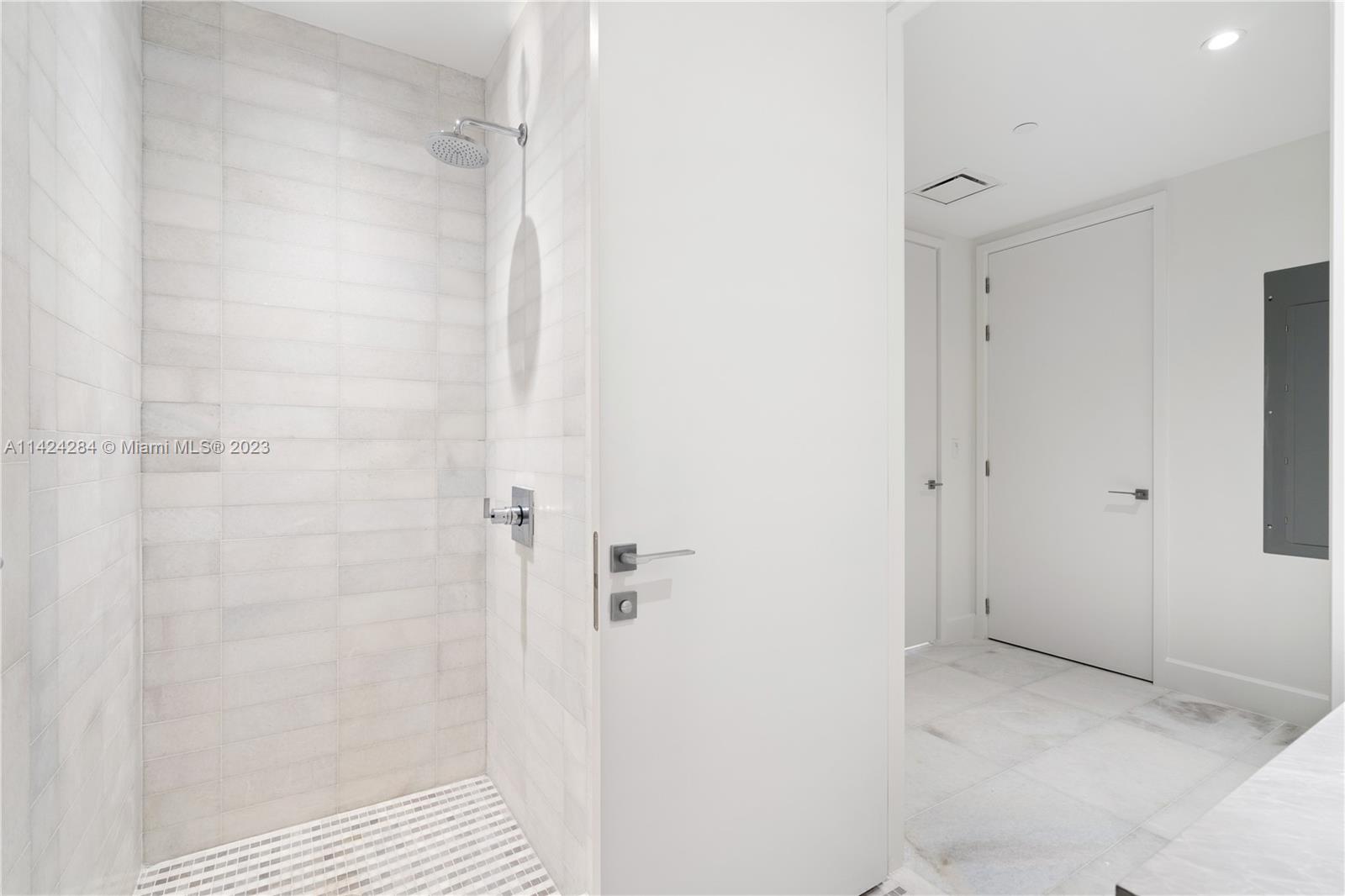 700 NE 26th Terr Unit: 5201