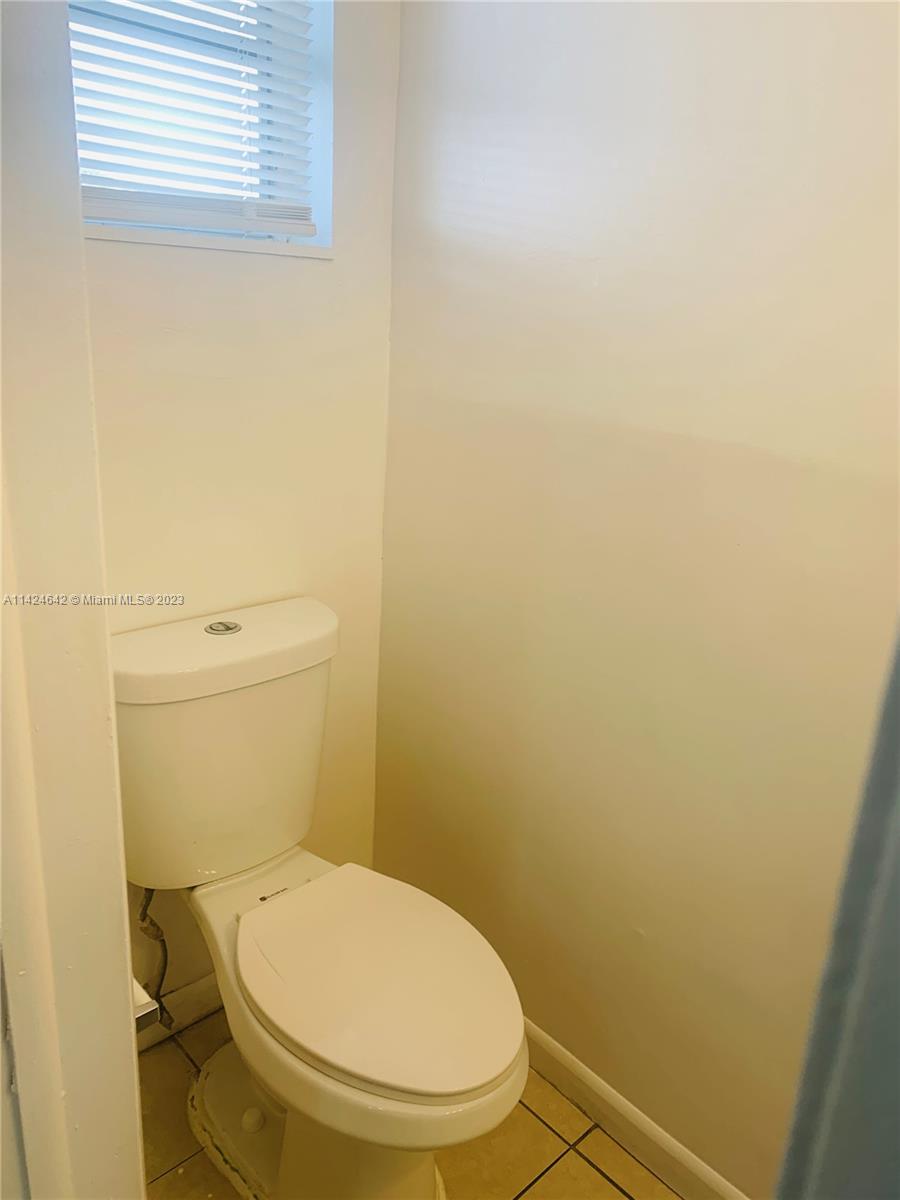 2062 NE 162nd St # 10