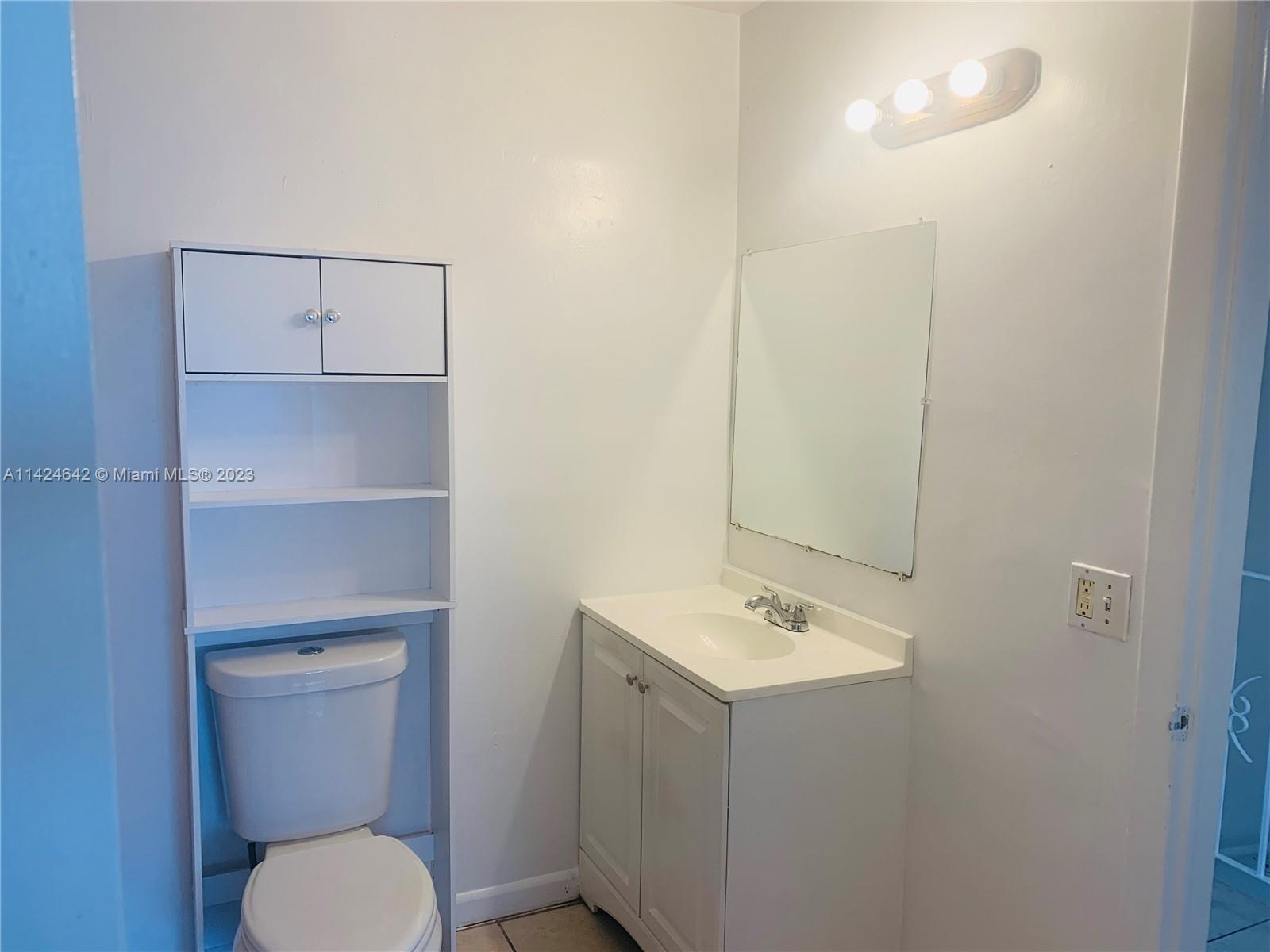2062 NE 162nd St # 10