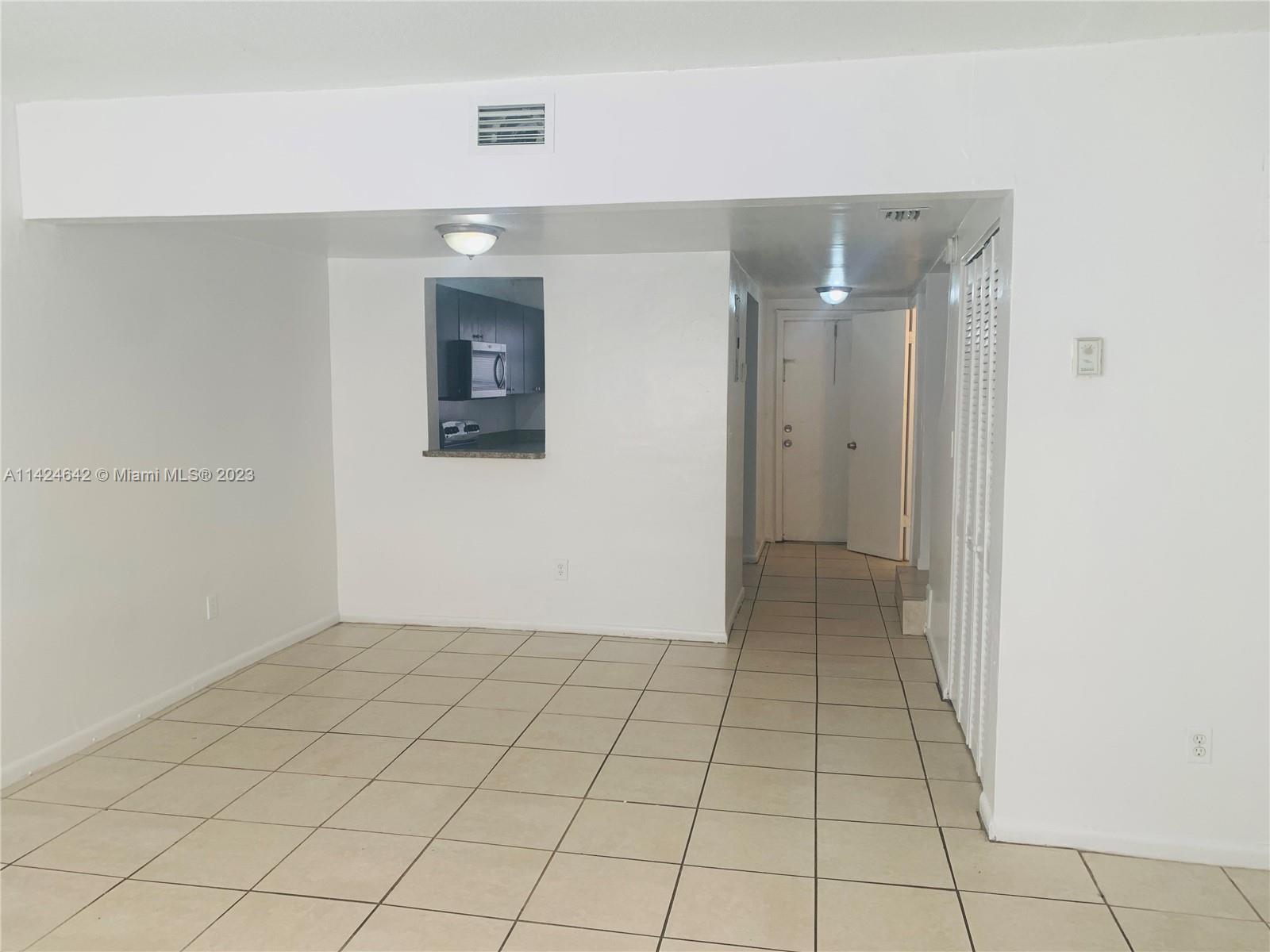 2062 NE 162nd St # 10