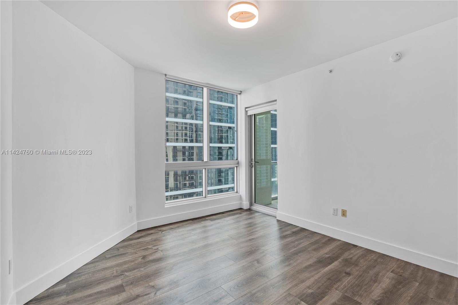 300 S Biscayne Blvd Unit: T-2802