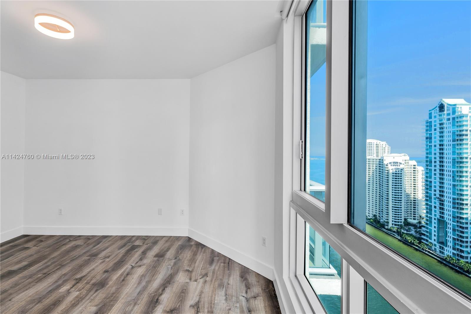 300 S Biscayne Blvd Unit: T-2802