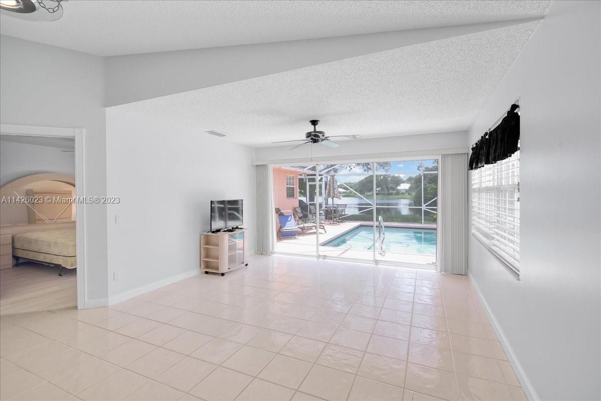 4153 Royal Oak Dr # 4153