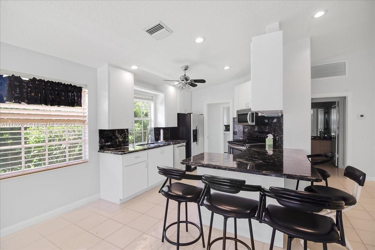 4153 Royal Oak Dr # 4153