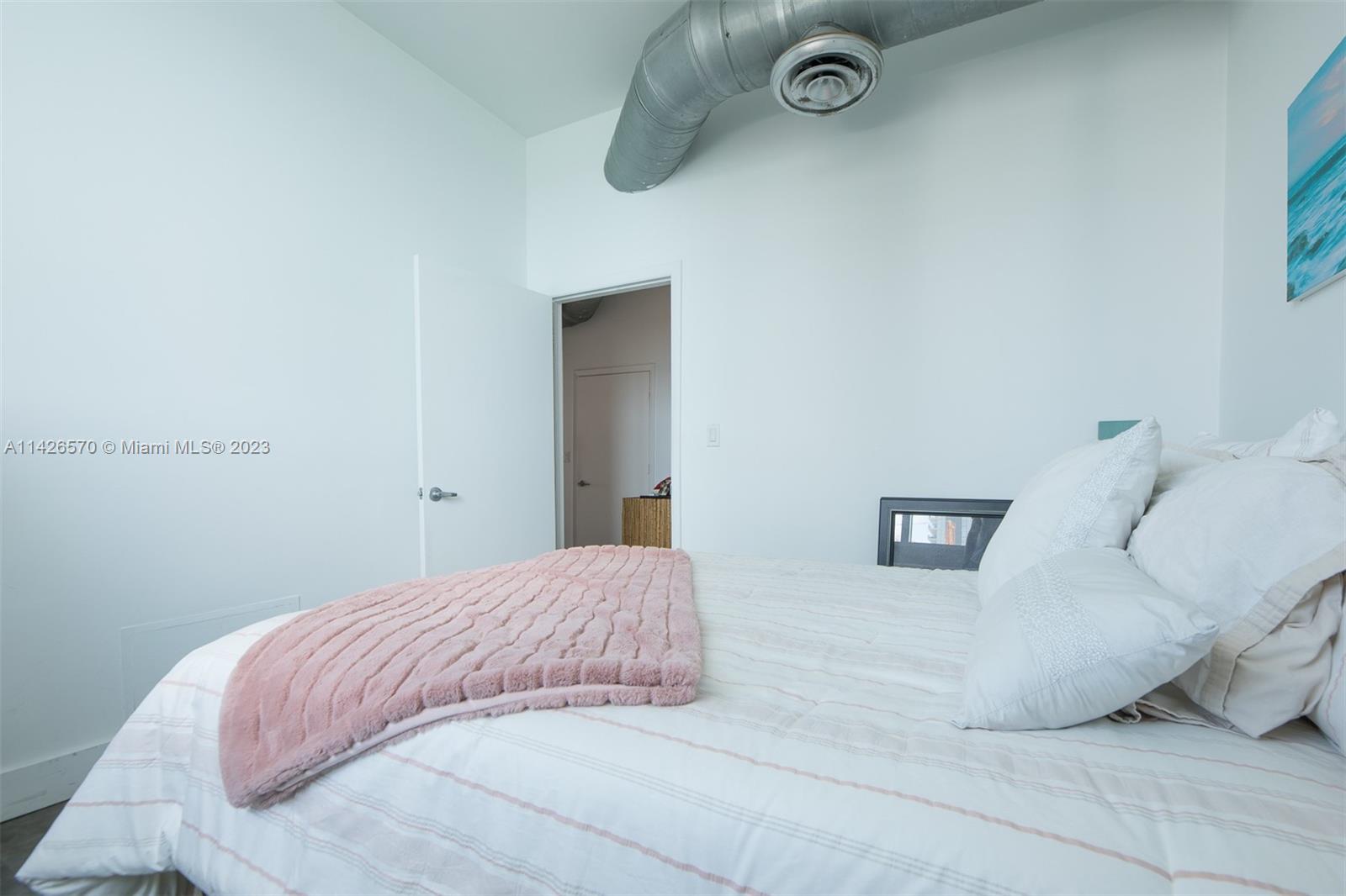 700 NE 25th St Unit: 1604