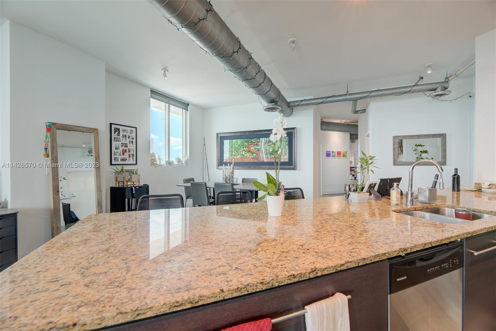 700 NE 25th St Unit: 1604